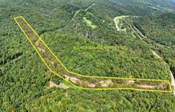 202 Billy G Hollow, Wallins, KY 40873