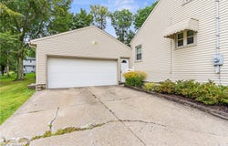 102 Hilltop Boulevard, Canfield, OH 44406