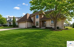 1708 S Nicklaus Drive, Clinton, MO 64735
