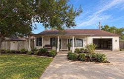 105 Walker St (Benbolt), Alice, TX 78332