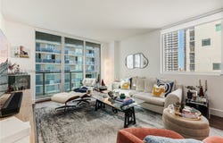 55 SE 6th St, Miami, FL 33131