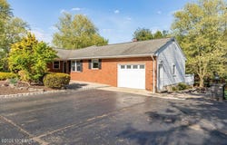29 Centerville Road, Holmdel, NJ 07733