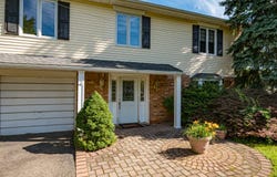 19 White Cliff Ln, Nesconset, NY 11767