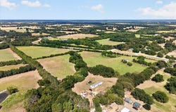 913 County Road 4232, Bonham, TX 75418