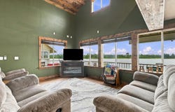 310 Edgewater Beach Road, Burlington, IA 52601