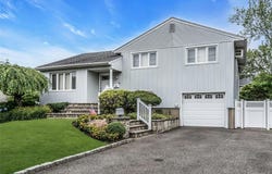 43 Grohmans Lane, Plainview, NY 11803