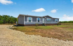 3660 BLUNTZER RD, Jourdanton, TX 78026
