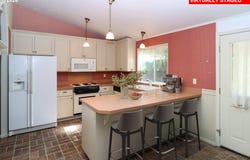 631 NICHOLAS Dr, Springfield, OR 97477