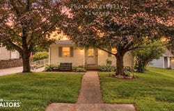 617 S Jefferson Street, Sigourney, IA 52591