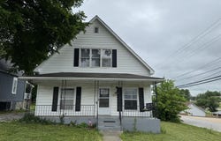 301 E Webster Avenue, Ava, MO 65608
