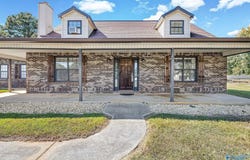88 Willowbrook Street, Decatur, AL 35603