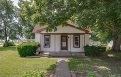 334 E Malone Street, Palmyra, IL 62674