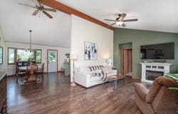 10727 SW Auburn Road, Wakarusa, KS 66546