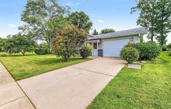 2 Poplar Ave, Hammonton, NJ 08037