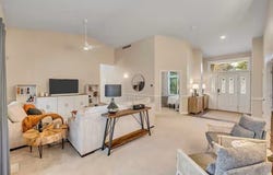 11789 S NICKLAUS Rd, Sandy, UT 84092
