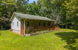 33 E H Bailey Road, Bryson City, NC 28713
