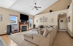 5501 Mayfair St, Cedar Rapids, IA 52404