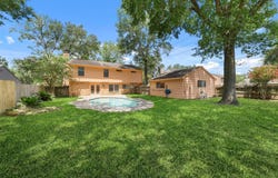 8406 Pine Falls Dr, Houston, TX 77095
