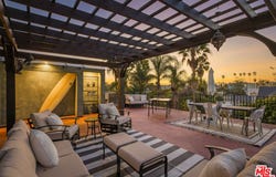 686 San Juan Ave, Venice, CA 90291