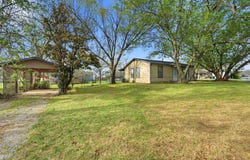 600 E South Street, Whitesboro, TX 76273
