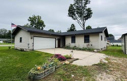 405 Pine Street, Luther, MI 49656