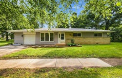 557 Willard Avenue, Elgin, IL 60120