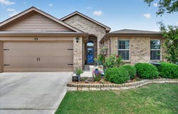 833 Rutherford Drive, Crowley, TX 76036
