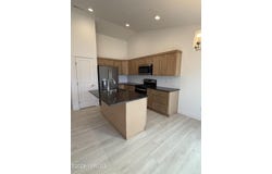 707 Grapevine St, Grandview, WA 98930