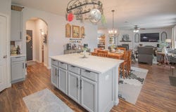 200 Floating Leaf Dr, Hutto, TX 78634