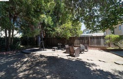 3211 Courtland Ave, Oakland, CA 94619