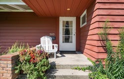 303 Central Avenue, Aurora, IL 60506