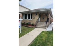 5749 W 63rd Place, Chicago, IL 60638