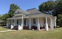 701 E Harrison St, Dillon, SC 29536