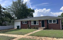 1613 Ridge Dr, Sheffield, AL 35660
