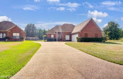 2159 Crossbridge Boulevard, Byram, MS 39272