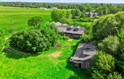 3074 COLE HOLLOW Road, Pekin, IL 61554