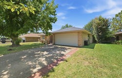 200 Almond Lane, Euless, TX 76039