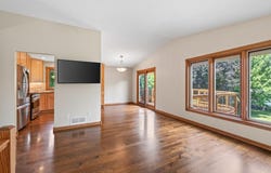 1945 Beaver Dam Court, Eagan, MN 55122