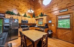 2024 Bear Haven Way, Sevierville, TN 37876