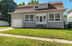 103 E Roosevelt Street, Freeport, IL 61032