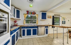 407 Hill St, Smithville, TX 78957
