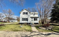 404 2nd Street S, Wahpeton, ND 58075