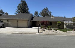 671 Ironbark Cir, Orinda, CA 94563