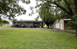 2498 Barnes Drive, Hokes Bluff, AL 35903