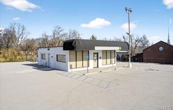 1285 N Highway 67 Street, Florissant, MO 63031