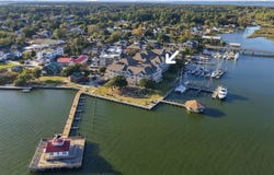 207 Queen Elizabeth Avenue, Manteo, NC 27954