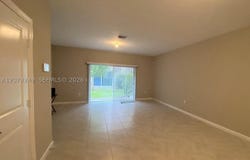 2810 NW 181st St, Miami Gardens, FL 33056