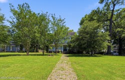 140 E Semmes Street, Canton, MS 39046