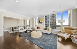 10 E Delaware Place, Chicago, IL 60611