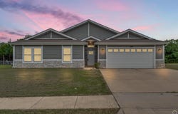 3306 SE Long ST, Topeka, KS 66605